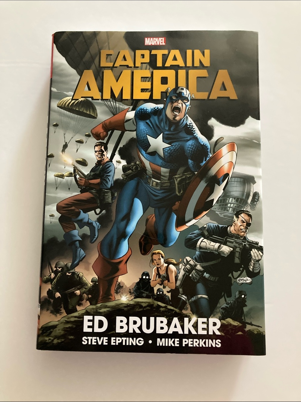 MARVEL OMNIBUS CAPTAIN AMERICA BY ED BRUBAKER VOL 1-- COMICS